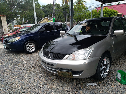 Hand car wash San Pedro Sula