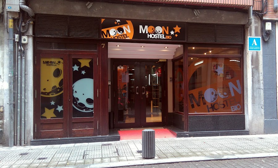 Moon Hostel Bio