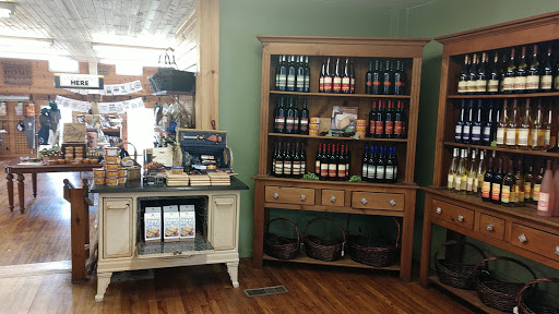 Liquor Store «Heritage Winery & Cheese Haus», reviews and photos, 4402 220th Trail, Amana, IA 52203, USA