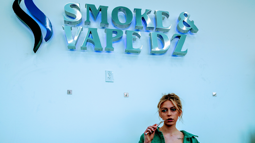 Vaporizer Store «Smoke & Vape DZ - Hurst», reviews and photos, 1830 Precinct Line Rd, Hurst, TX 76054, USA