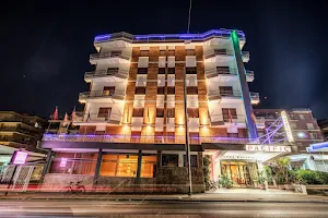 Hotel Pacific Roma image