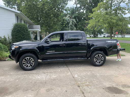 Toyota Dealer «Sam Leman Toyota Bloomington», reviews and photos, 1502 Morrissey Dr, Bloomington, IL 61701, USA