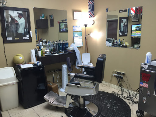 Barber Shop «Leon Valley Barber Shop», reviews and photos, 10919 Culebra Rd #112, San Antonio, TX 78253, USA