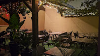 Atmosphère du Restaurant AZNAVOUR à Villars-les-Dombes - n°3