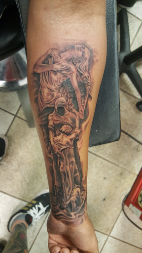 Tattoo Shop «Moving Shadow Ink», reviews and photos, 4328 W Forest Home Ave, Milwaukee, WI 53219, USA