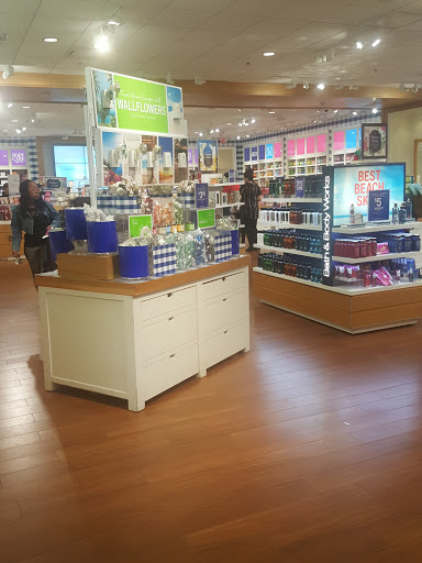 Shopping Mall «Chicago Ridge Mall», reviews and photos, 444 Chicago Ridge Mall, Chicago Ridge, IL 60415, USA