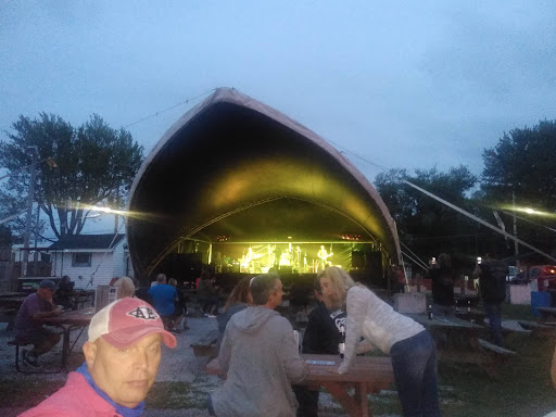 Karaoke Bar «Yankee Bar & Grill», reviews and photos, 5482 Lake Rd E, Geneva, OH 44041, USA