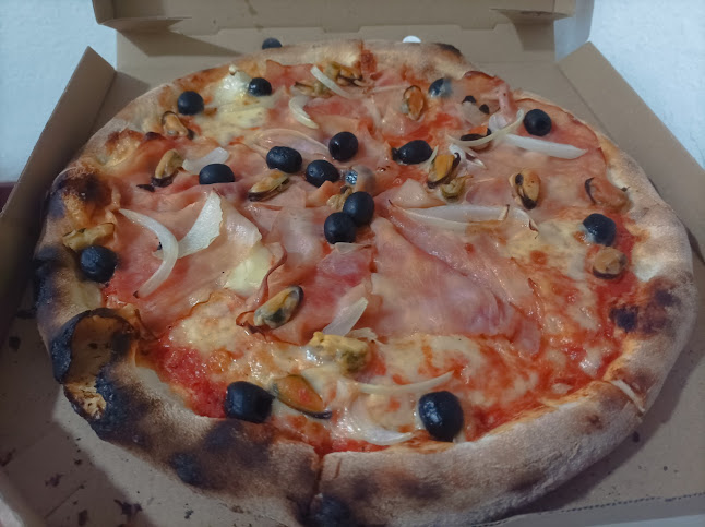 Opinii despre Aranyhíd Étterem Pub în Budapest - Étterem