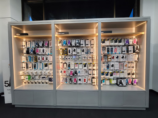 Cell Phone Store «Verizon Authorized Retailer - Wireless Zone», reviews and photos, 740 Main St #102, Mendota Heights, MN 55118, USA