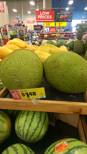 Grocery Store «H-E-B Grocery», reviews and photos, 925 10th St, Floresville, TX 78114, USA