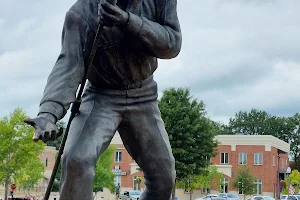 Elvis Presley Homecoming Statue image