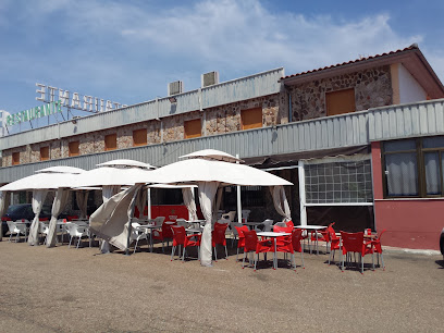 Restaurante La Estrella - Poligono Diecisiete, 3, 10133 Escurial, Cáceres, Spain