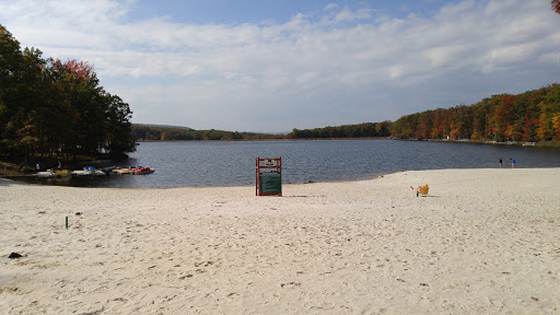 Golf Shop «Eagle Rock Golf Clubhouse & Pro Shop», reviews and photos, 191 Turnberry Ln, Hazle Township, PA 18202, USA