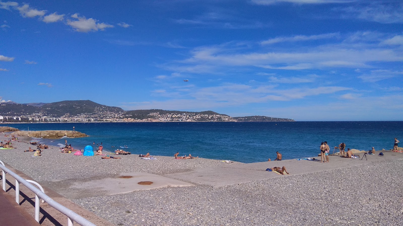 Foto von Plage de St. Helene mit viele lange buchten
