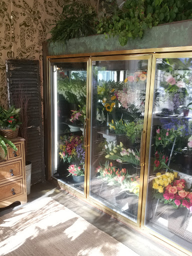 Finally Flowers, 770 Stevens St, Lowell, MA 01851, USA, 