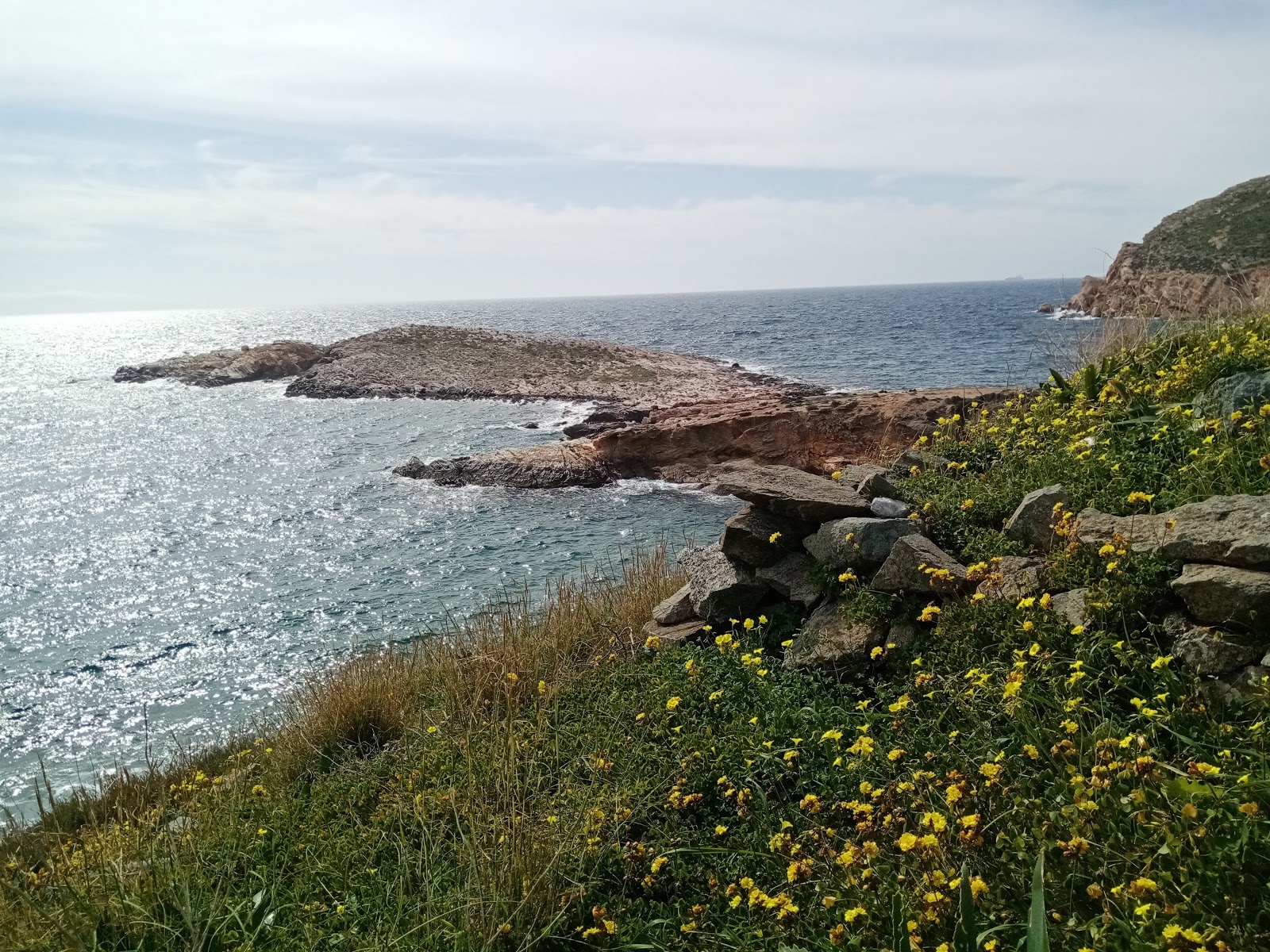 Foto di Katergaki  beach con baia piccola