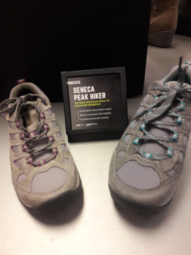 Clothing Store «Eddie Bauer Outlet», reviews and photos, 450 NW 257th Ave #200, Troutdale, OR 97060, USA