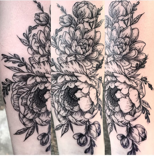 Tattoo Shop «Queen Bee Tattoo & Gallery», reviews and photos, 230 Main St, Springfield, OR 97477, USA