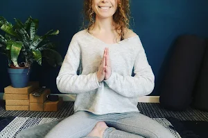 Holly Dixon Healing & Yoga image