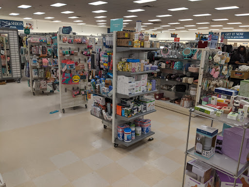 Department Store «Marshalls & HomeGoods», reviews and photos, 4950 Hadley Center Dr, South Plainfield, NJ 07080, USA