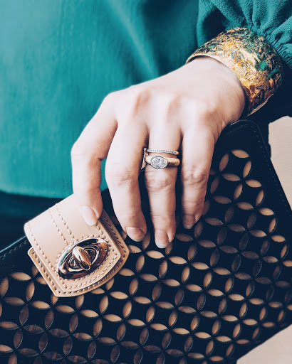 Jewelry Store «Henne Jewelers», reviews and photos, 5501 Walnut St, Pittsburgh, PA 15232, USA