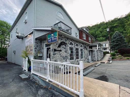 Herb Shop «Sage Moon Herb Shop & Healing Center», reviews and photos, 110 Congress St, Berkeley Springs, WV 25411, USA