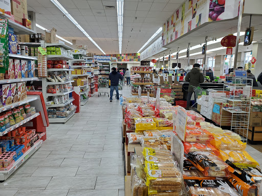 Shopping Mall «Mayfair Shopping Center», reviews and photos, 6420 Sackett St, Philadelphia, PA 19149, USA