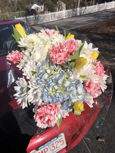 Florist «Braintree Flower Shop», reviews and photos, 535 Washington St, Braintree, MA 02184, USA