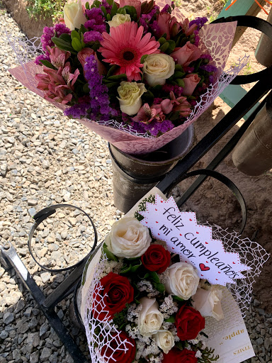 FLORES Y DETALLES LILI’S – Ensenada