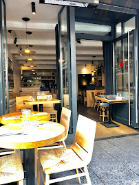 Atmosphère du Crêperie Breizh Café Montorgueil | La Crêpe Autrement à Paris - n°9