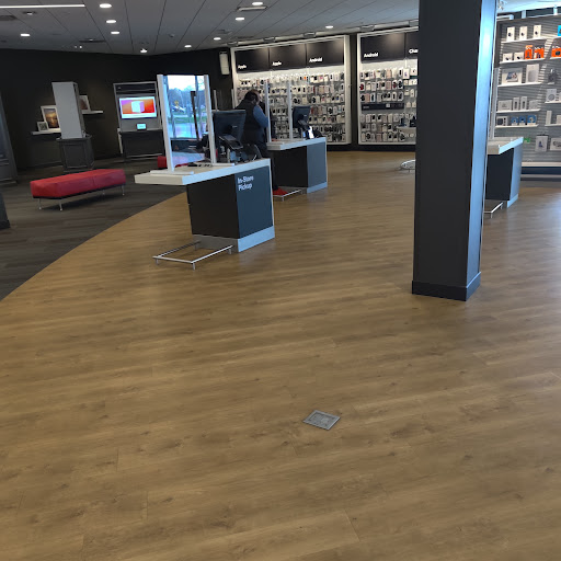 Cell Phone Store «Verizon», reviews and photos, 4926 Dressler Rd NW, Canton, OH 44718, USA