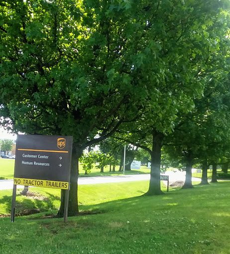 Shipping and Mailing Service «UPS Customer Center», reviews and photos, 1702 Mercer Rd, Lexington, KY 40511, USA