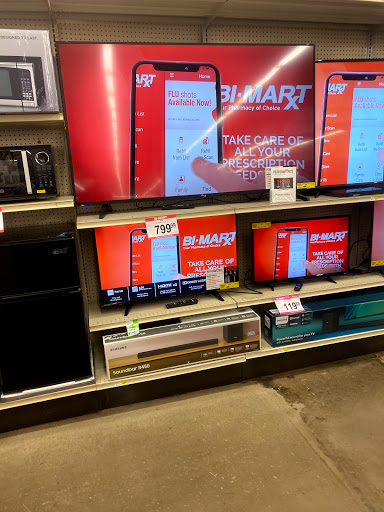 Department Store «Bi-Mart», reviews and photos, 1680 W 18th Ave, Eugene, OR 97402, USA