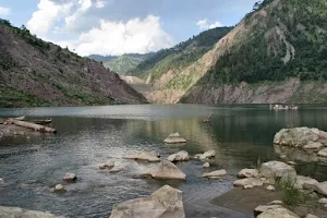 ZalZal Lake image