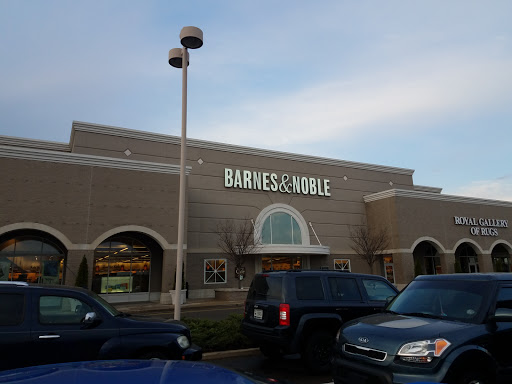 Book Store «Barnes & Noble Booksellers The Shops at River Crossing», reviews and photos, 8675 River Crossing Blvd, Indianapolis, IN 46240, USA