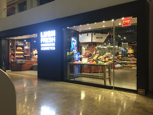 Cosmetics Store «Lush Cosmetics», reviews and photos, 7014 E Camelback Rd, Scottsdale, AZ 85251, USA
