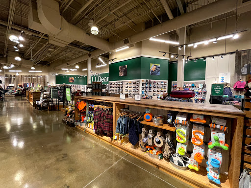 Clothing Store «L.L. Bean», reviews and photos, 75 Evergreen Way, South Windsor, CT 06074, USA