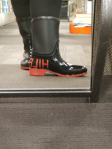 Shoe Store «DSW Designer Shoe Warehouse», reviews and photos, 4401 Lyons Rd, Coconut Creek, FL 33073, USA