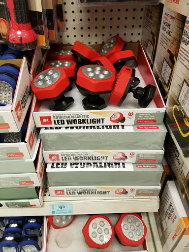 Hardware Store «Harbor Freight Tools», reviews and photos, 2487 S Seneca St, Wichita, KS 67217, USA