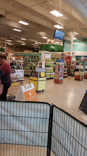 Pet Supply Store «PetSmart», reviews and photos, 3220 W Shaw Ave, Fresno, CA 93711, USA