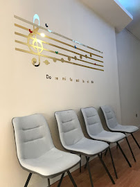 L&M Inspirational Music Center悦动国际音乐中心 - Photo 6 - Car repair in Brooklyn, NY, Brooklyn