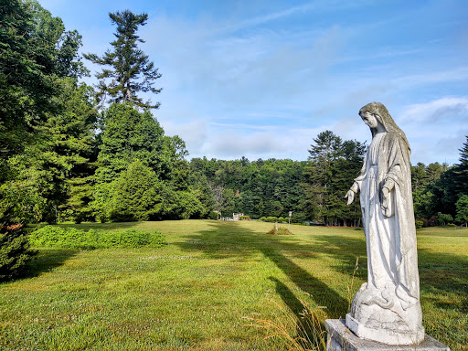 Resort «Highland Lake Inn & Resort», reviews and photos, 86 Lily Pad Ln, Flat Rock, NC 28731, USA