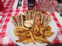 Club sandwich du Restaurant de cuisine américaine moderne Schwartz's à Paris - n°4