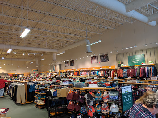 Clothing Store «L.L. Bean Outlet», reviews and photos, 31 Gusabel Ave, Nashua, NH 03063, USA