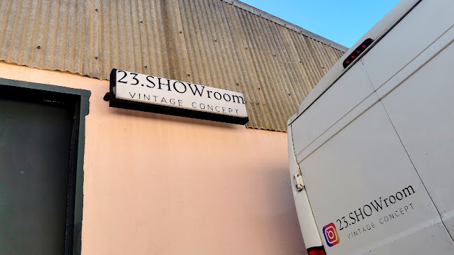23.Showroom