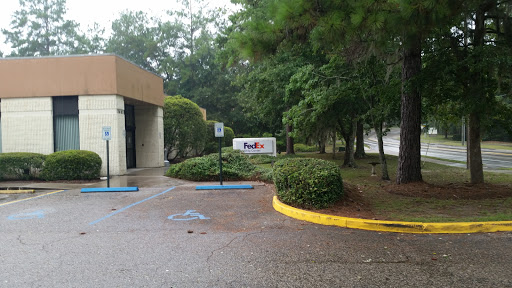 Shipping and Mailing Service «FedEx Ship Center», reviews and photos, 3401 Commonwealth Blvd, Tallahassee, FL 32303, USA