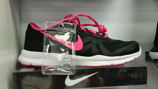 Sporting Goods Store «Big 5 Sporting Goods - Glendale», reviews and photos, 144 N Central Ave, Glendale, CA 91203, USA