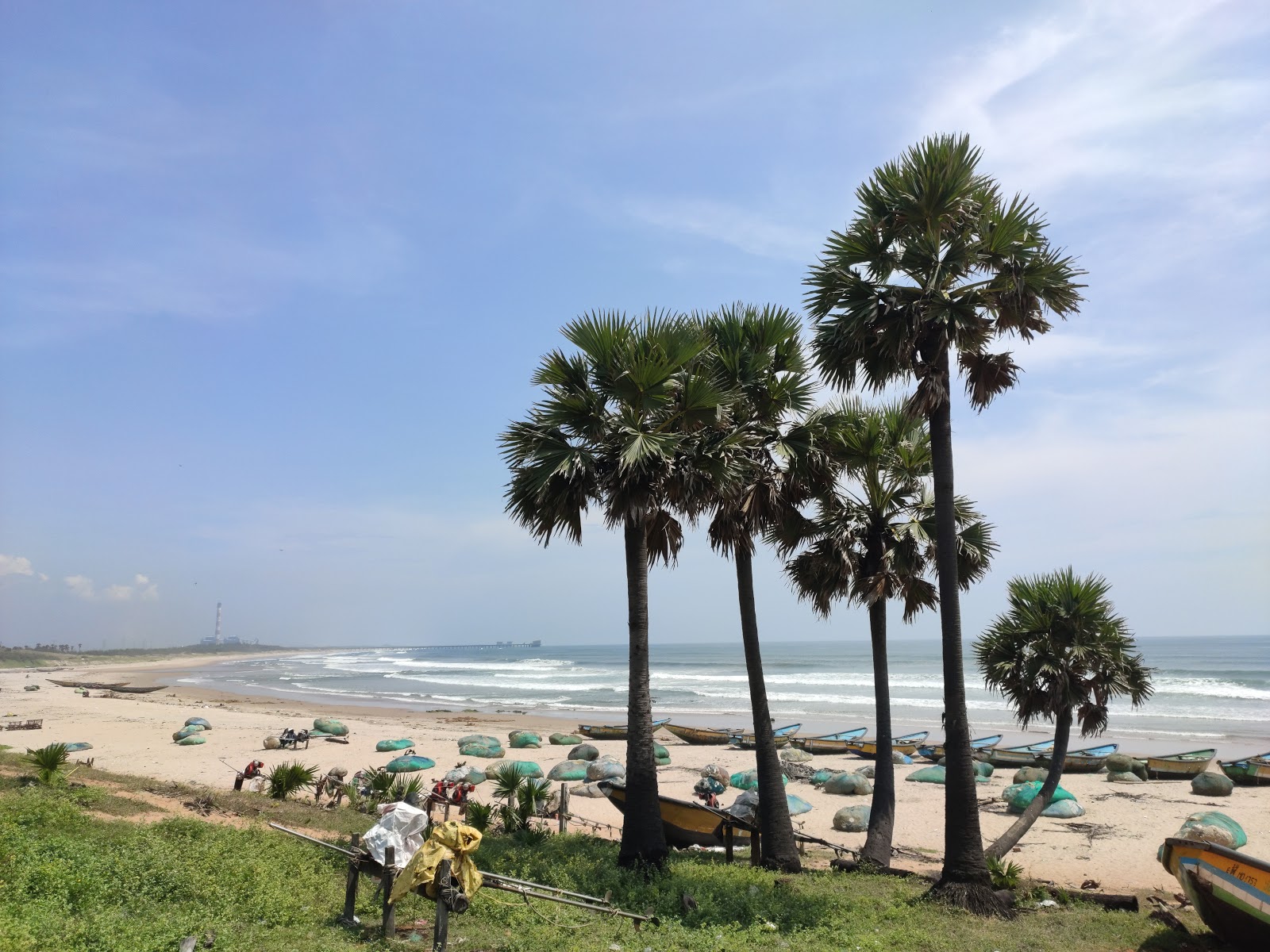 Foto von Mutyalammapalem Beach mit beiger sand Oberfläche