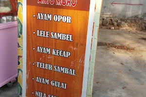 Warung Nasi Bude Artomoro image