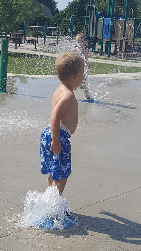 Park «Fountain Square Park», reviews and photos, 1751 Gibson Dr, Elk Grove Village, IL 60007, USA